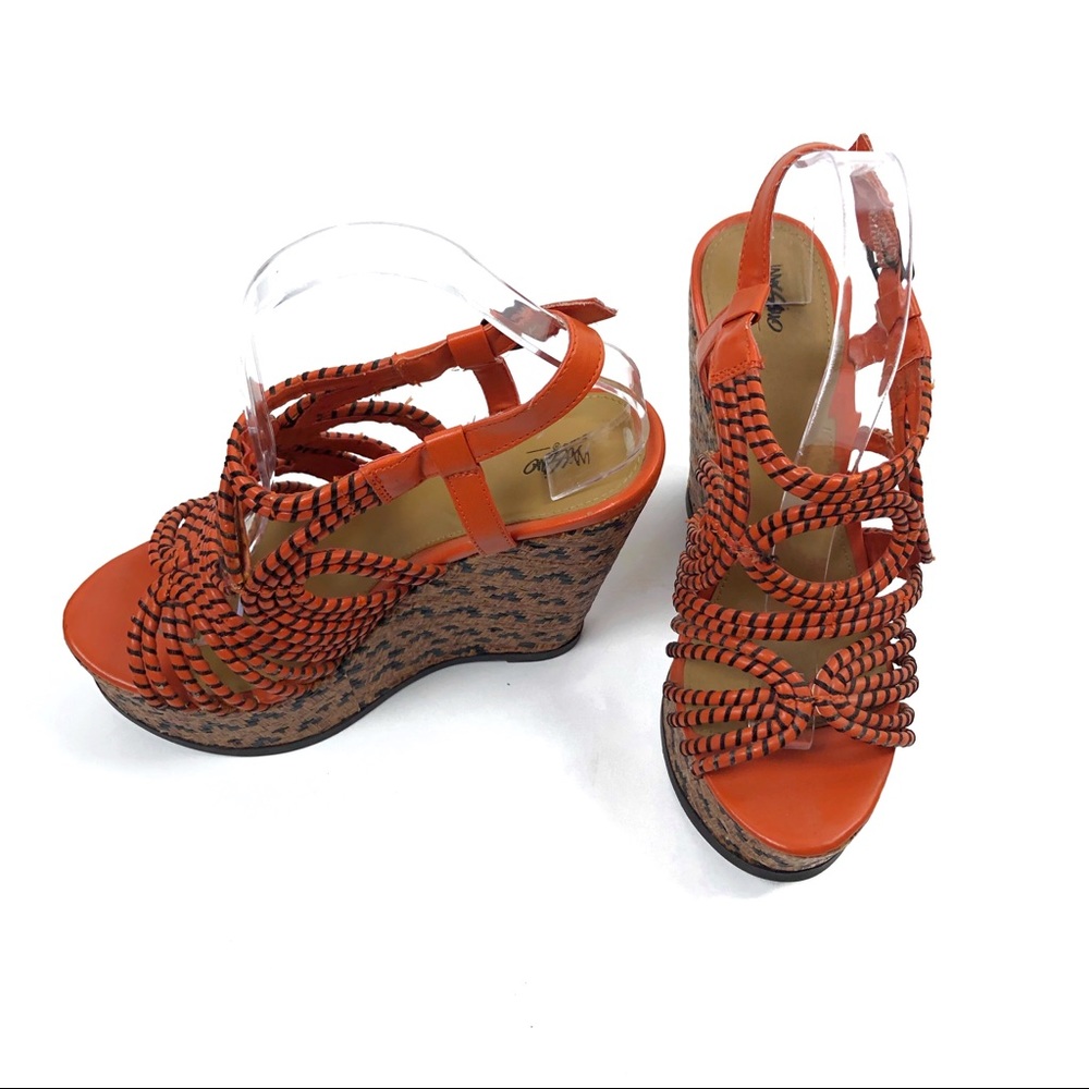 🦋Mossimo Platform orange and black Wedges sz 8.5